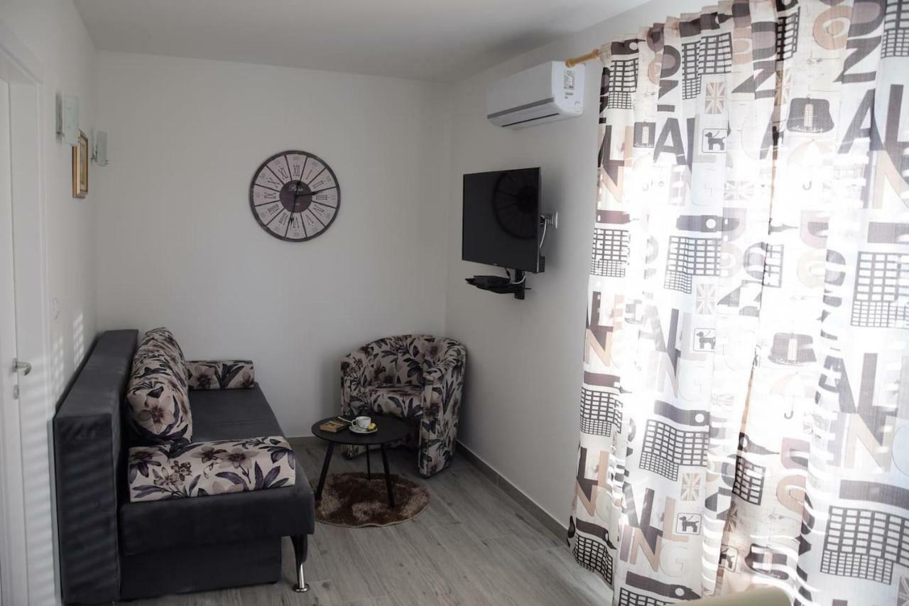 The Globetrotter'S Residence Kaštel Novi Екстериор снимка