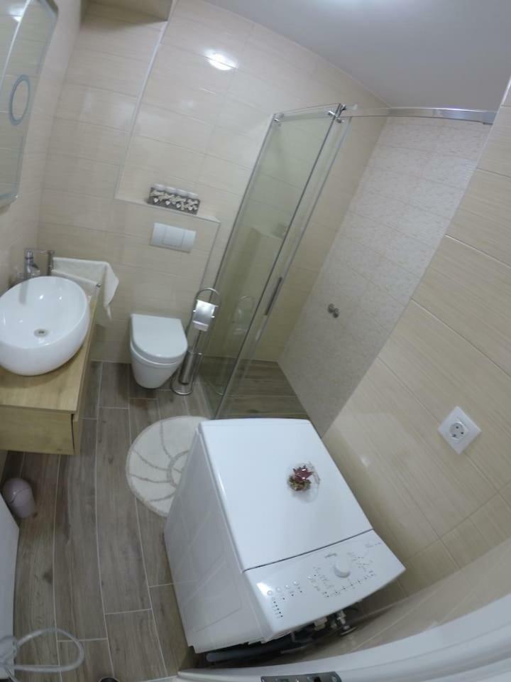 The Globetrotter'S Residence Kaštel Novi Екстериор снимка