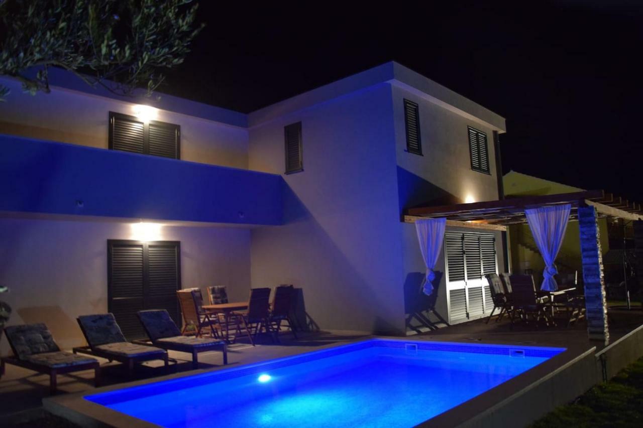The Globetrotter'S Residence Kaštel Novi Екстериор снимка