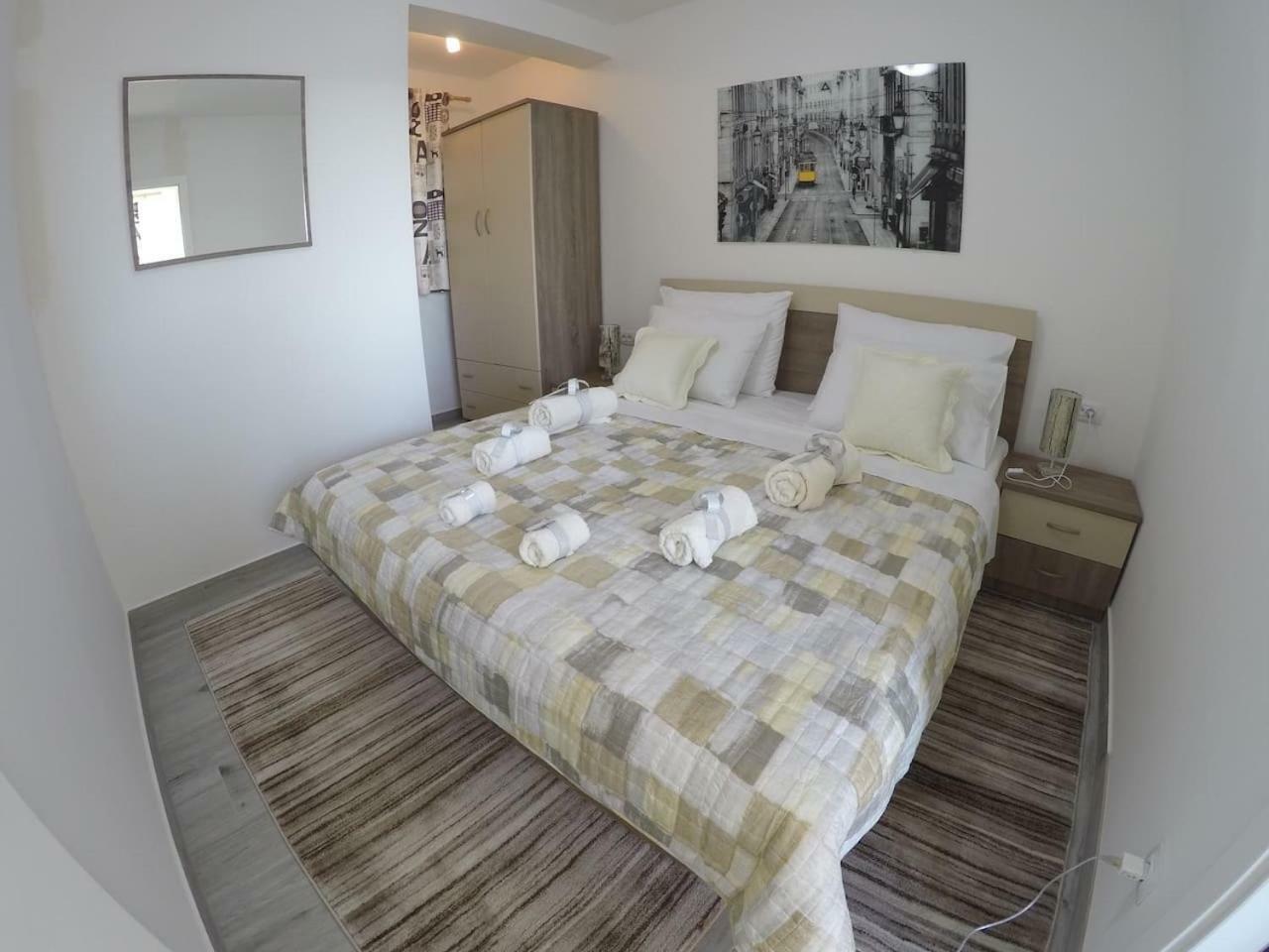 The Globetrotter'S Residence Kaštel Novi Екстериор снимка