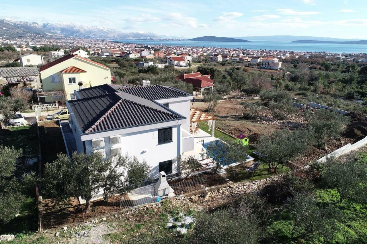 The Globetrotter'S Residence Kaštel Novi Екстериор снимка