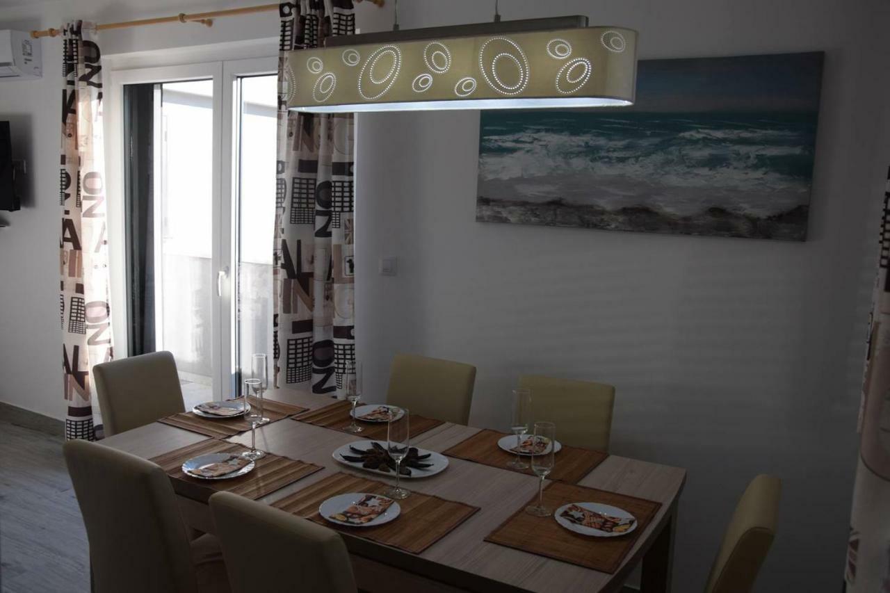 The Globetrotter'S Residence Kaštel Novi Екстериор снимка