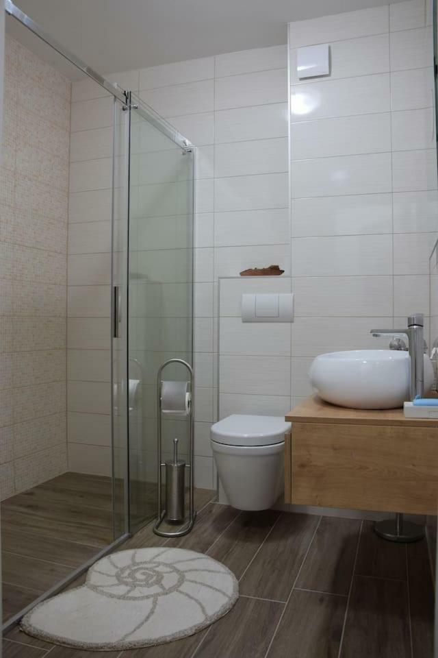 The Globetrotter'S Residence Kaštel Novi Екстериор снимка