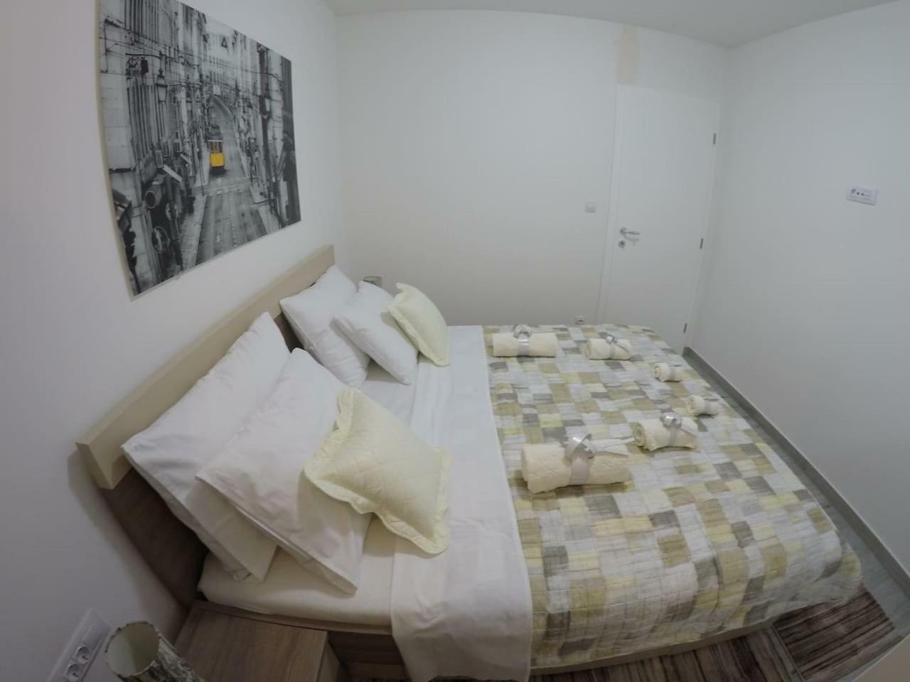 The Globetrotter'S Residence Kaštel Novi Екстериор снимка